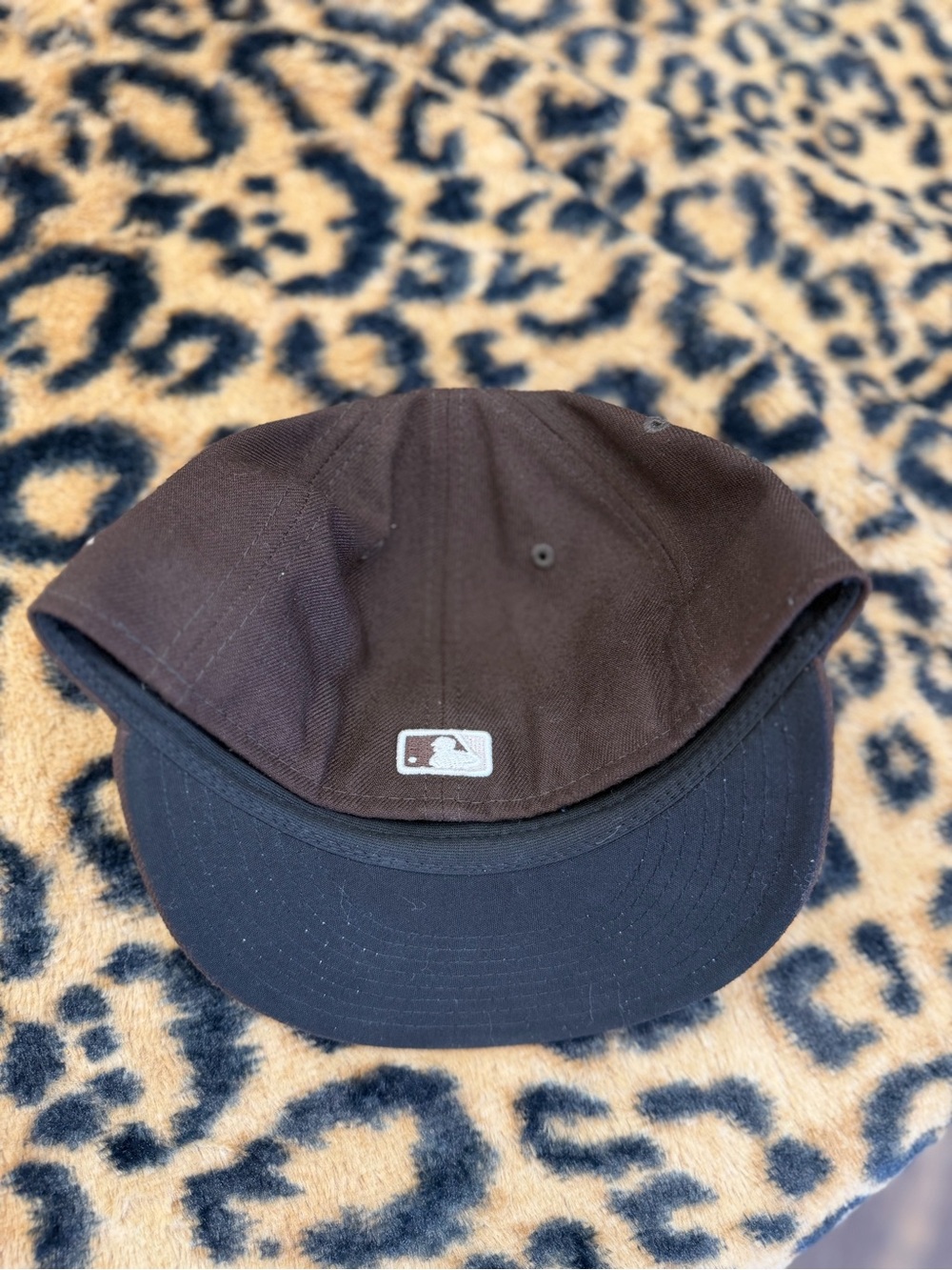 Hat - Men's Accessory - Picture 6 of 6
